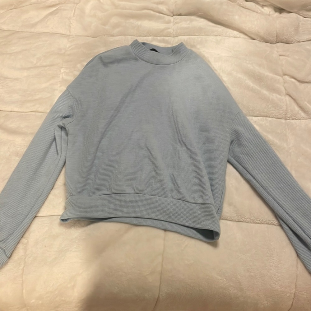 Baby blue, sweatshirt small